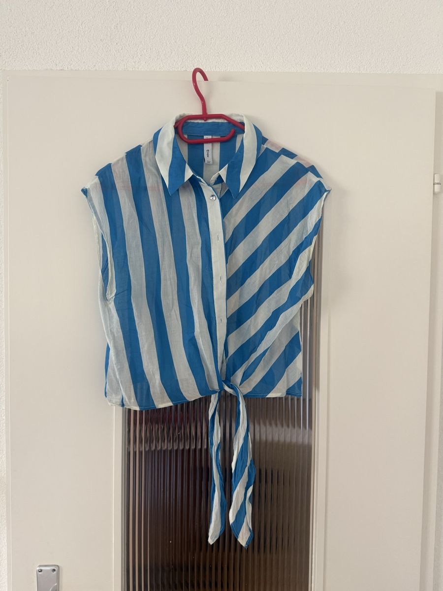 Mango Chemisiers: MNG Damen Bluse blau gestreift Grösse M – D'occasion à Zumikon par naiischoen