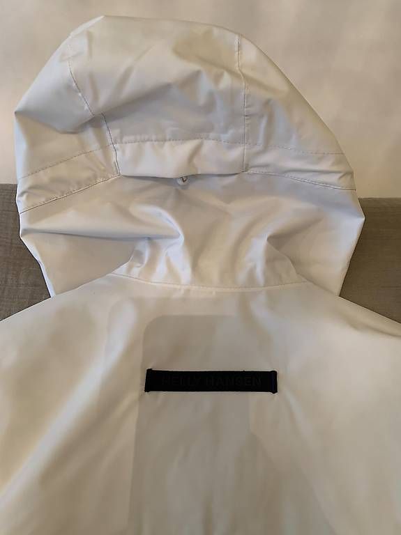 Helly Hansen Mäntel: Neuer Helly Hansen Regenmantel – Neu (gemäss Beschreibung) aus Altendorf von Pippa4 4