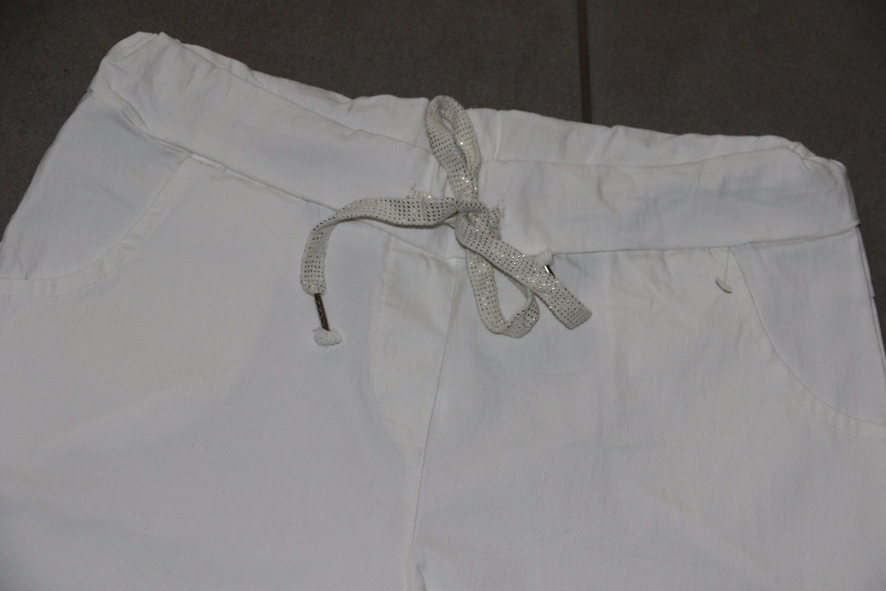 Pantaloni: tolle neue Schorts Gr.38-40 – Nuovo (secondo la descrizione) da Oberwil-Lieli venduto da Svetlana28 4