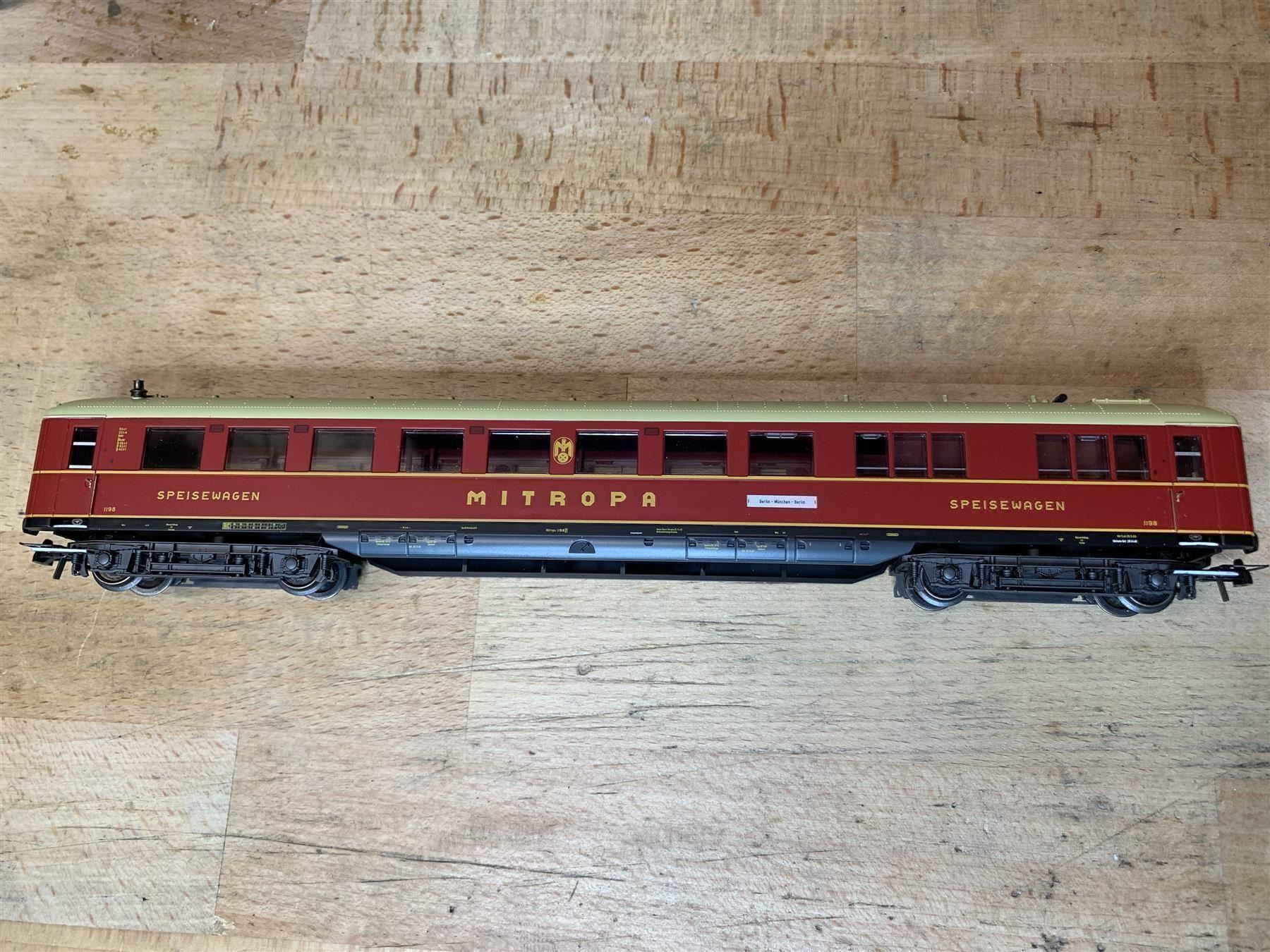 Trix Modellini di ferrovie: Trix 23350 Speisewagen Mitropa – Usato da Hauterive NE venduto da eriamch