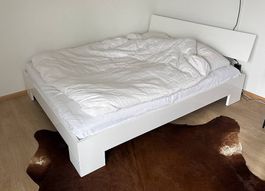 Bett 160cm mit Lattenrost