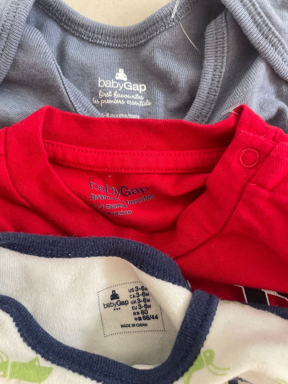 Gap Biancheria intima: 3 GAP Bodys kurzarm gr.62/68 – Usato da Obergerlafingen venduto da cabo4 1