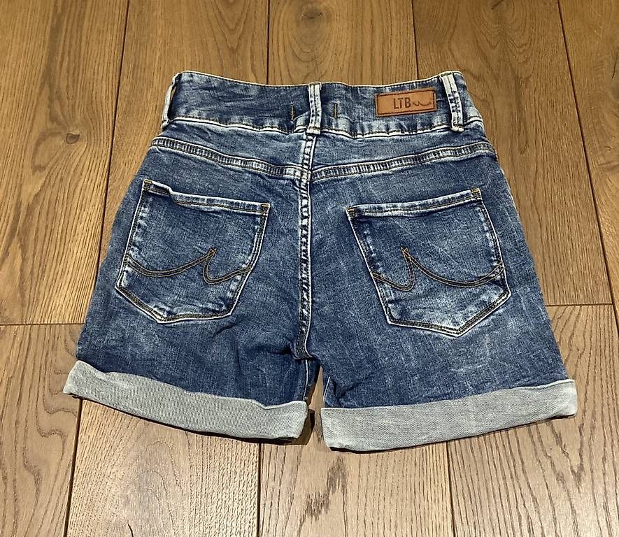 Pantaloni: LTB Shorts XS – Usato da Bellach venduto da lia_26tj 1