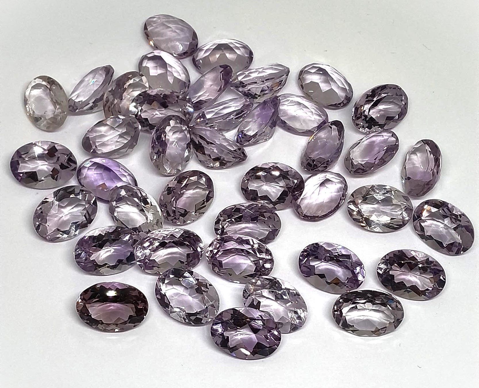 Pietre preziose: Lot 4x Améthystes ovales 11x9 mm - Valeur 90.- Fr – Nuovo (secondo la descrizione) da Grimisuat venduto da Valgem 1