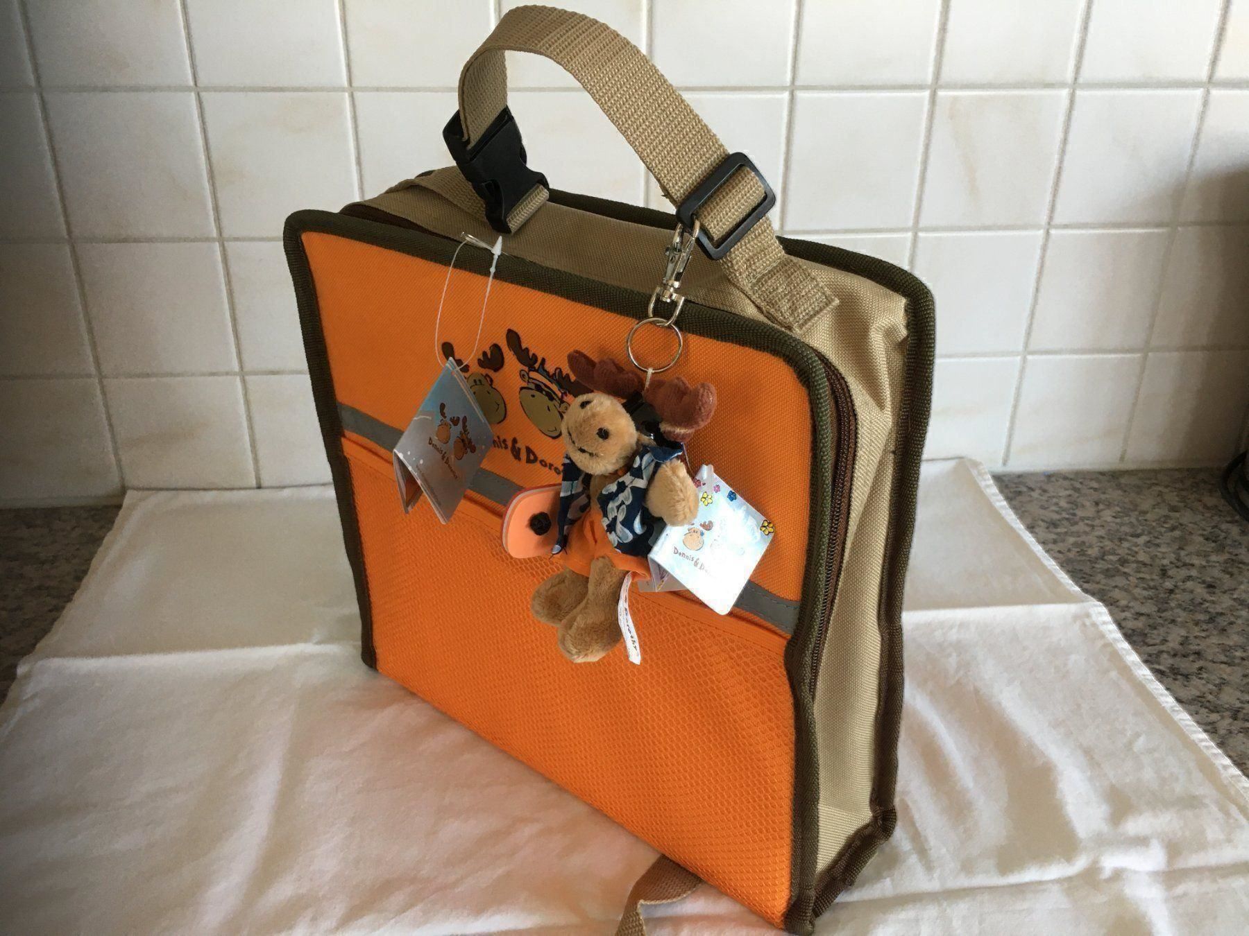 Kindertaschen: Kinderrucksack mit Spielfläche – Neu und originalverpackt aus Uetendorf von Florabella01 1