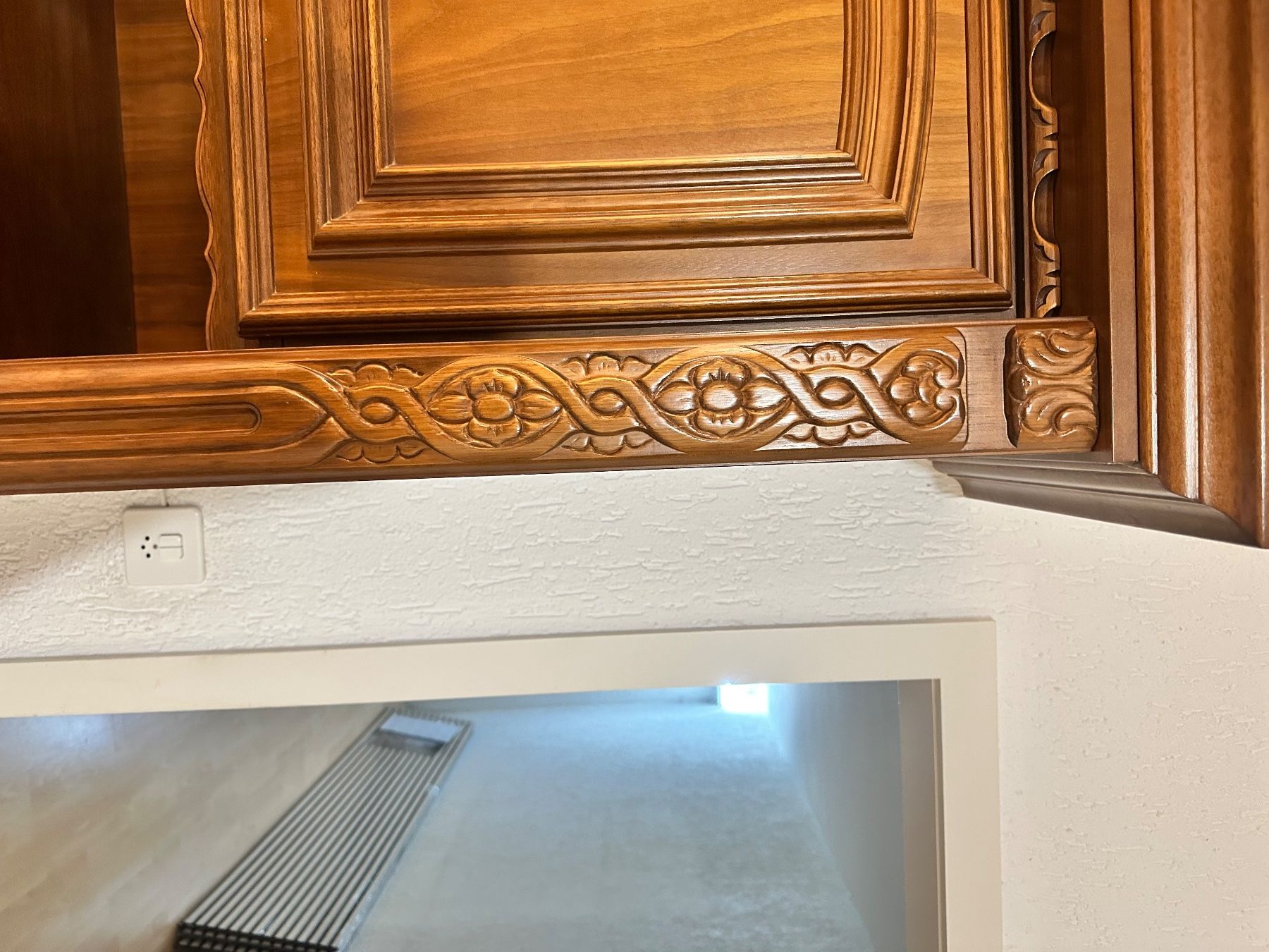 Schränke: Antiker Wandschrank 1.- – Gebraucht aus niederhasli von rami016 3