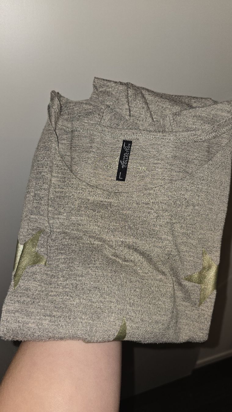 Pullover & Sweatshirts: Damen Pullover mit Sternen Grösse L – Gebraucht aus Brugg AG von bischuuu 1