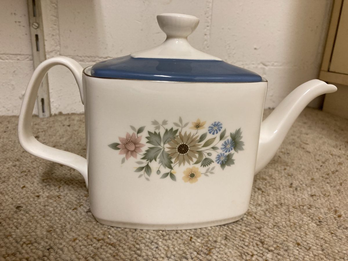 Teiere: Englische Tee-/Kaffee-Kanne mit Blumendekor – Usato da Adlikon b.Regensdf venduto da Abraxas09