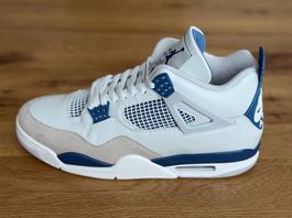 Jordan 4 Retro Military Blue / 45,5 / Sneaker / Gebraucht