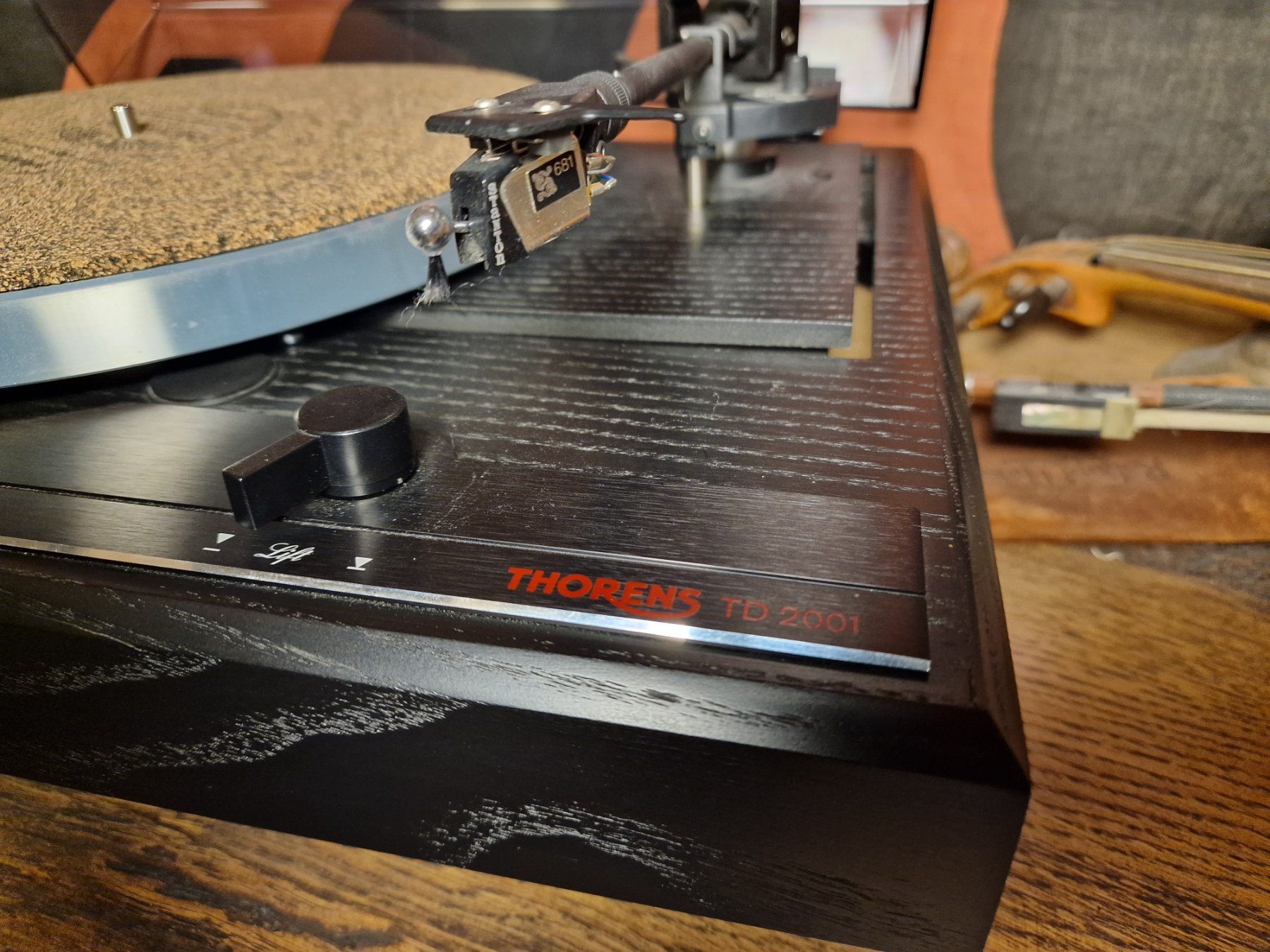 Thorens Giradischi: Wunderschöner Thorens TD2001 Plattenspieler, Technisch Super – Usato da Merenschwand venduto da EVERLAST72 3