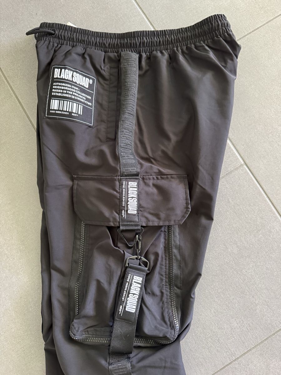 Pantaloni: Schwarze Cargohose "BLACK SQUAD" Gr . S, schwarz, neuwertig – Nuovo (secondo la descrizione) da Reitnau venduto da Chiroptera74 2