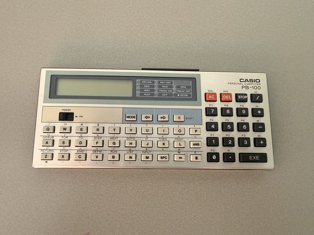 Casio Calcolatrici tascabili: Casio PB-100 Personal Computer Vintage Pocket Computer – Nuovo (secondo la descrizione) da Reinach BL venduto da Rushkatie 1