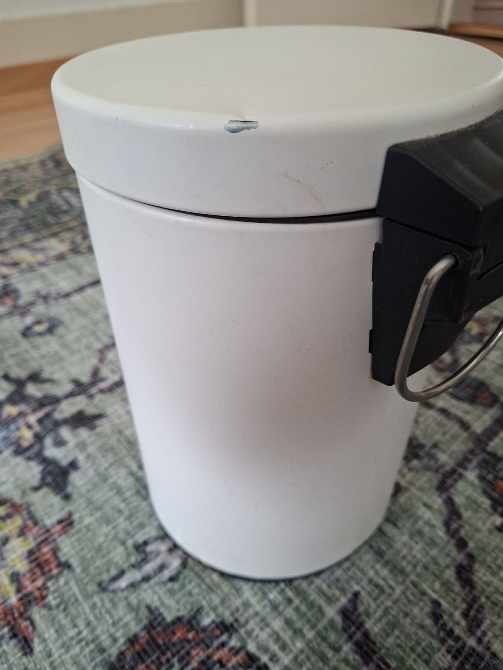 Ikea Abfalleimer: Tretmülleimer weiss klein mit Deckel gebraucht – Gebraucht aus Biel/Bienne von Saalso 1
