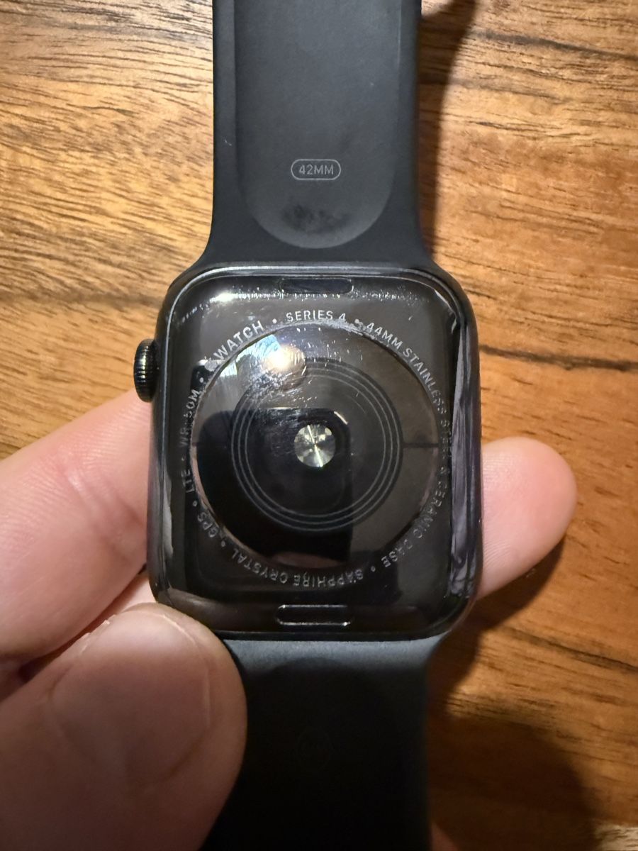 Uhren: Apple Watch 4 stainless steel – Gebraucht aus Winterthur von djt_8w2x 2