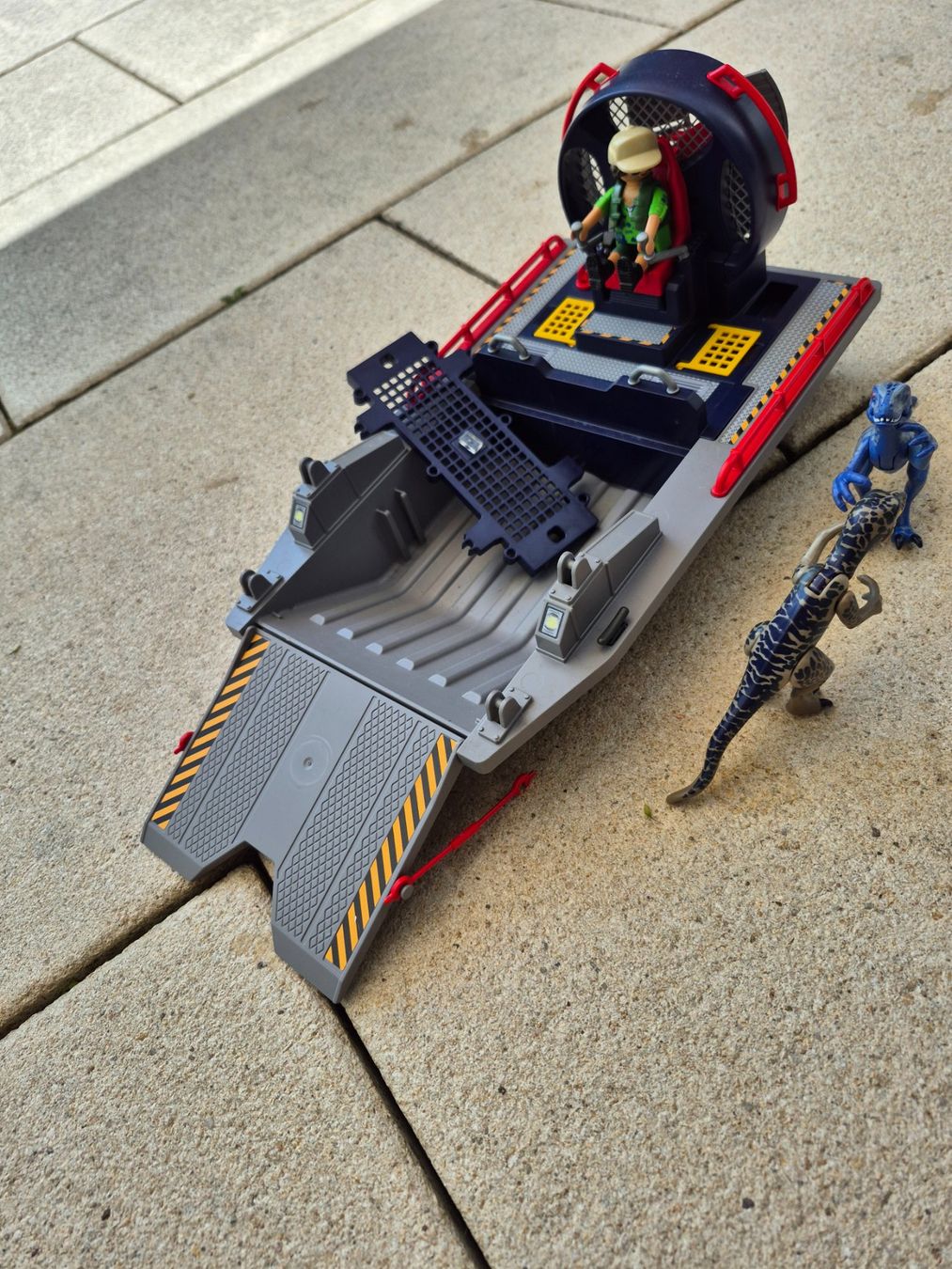 Playmobil Spielzeuge: Playmobil Propellerboot mit Dinokäfig The Explorers – Gebraucht aus Riehen von Sportx 2