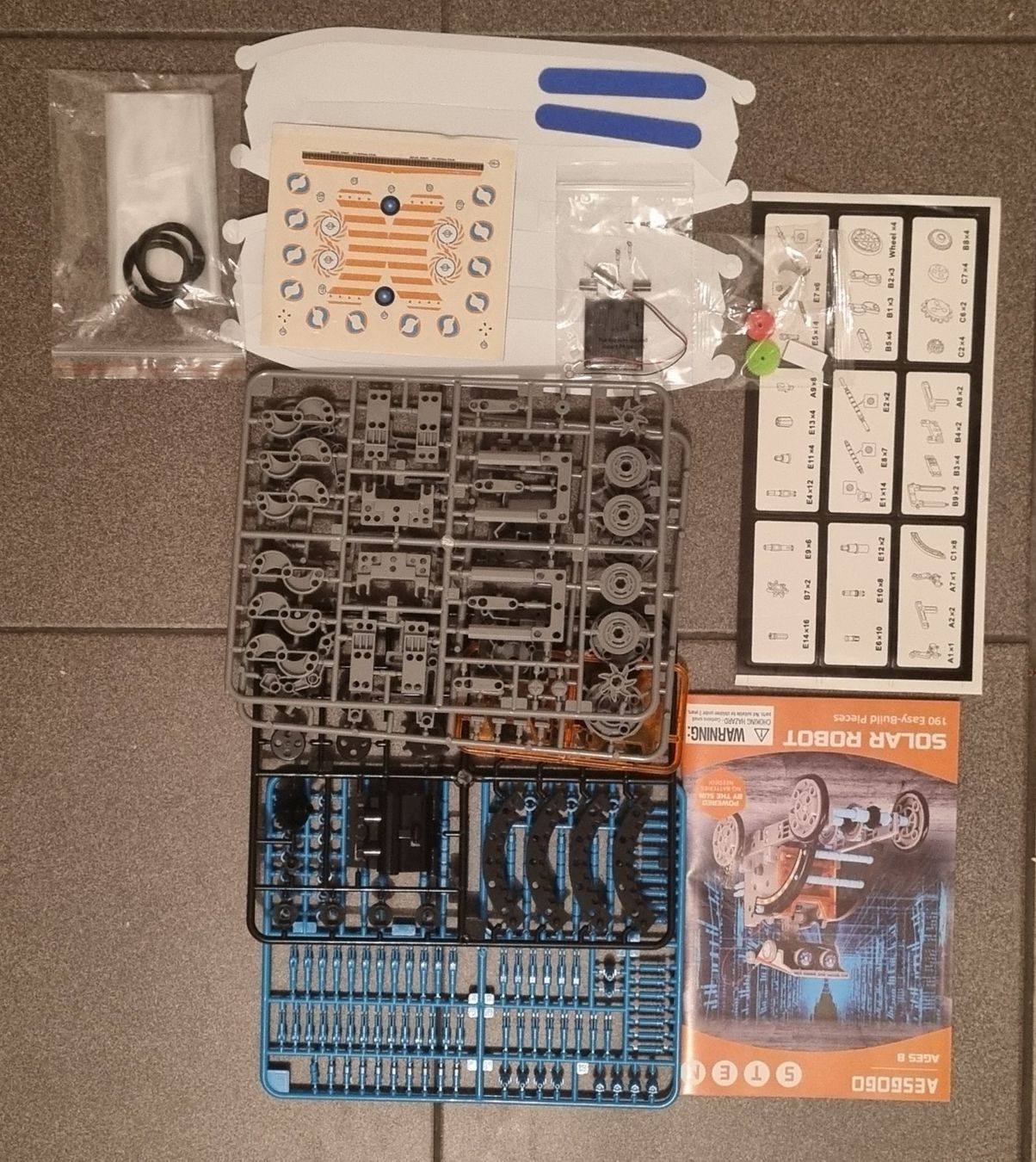 Spielzeuge: 12-in-1 Solar-Roboter-Set – Neu und originalverpackt aus Basel von Dawid1713 5