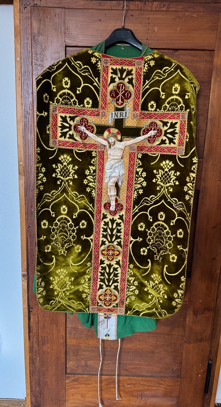 Vestiti: Priestergewand, Messgewand – Usato da Sachseln venduto da BONATI01