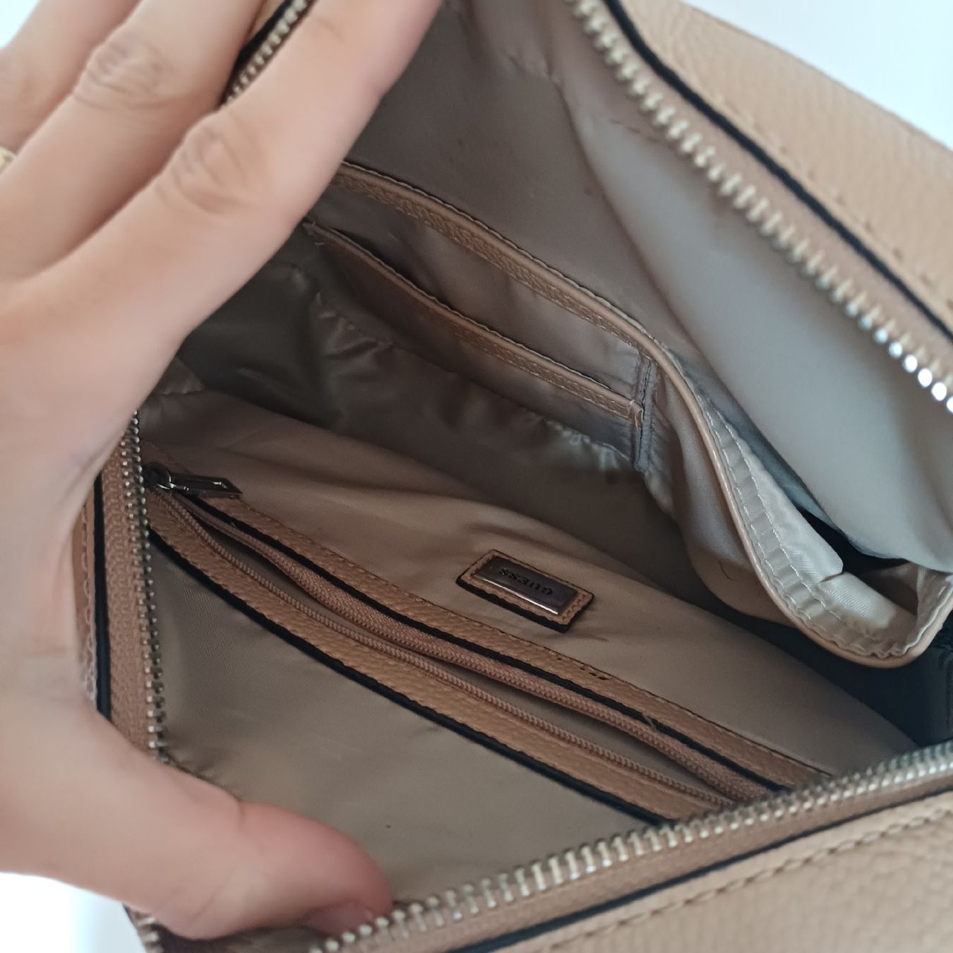 Guess Borse da donna: Stylish Guess crossbody bag – Usato da Thun venduto da arm_87kr 3