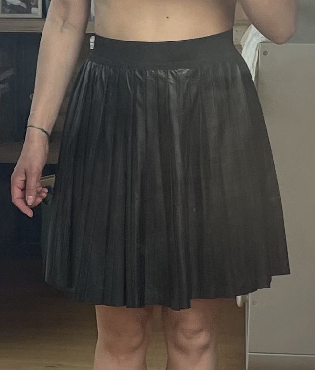 Sandro Gonne: Sandro black leather skirt size 2 or 36/38 – Usato da Yverdon-les-Bains venduto da pen_bbz8 5