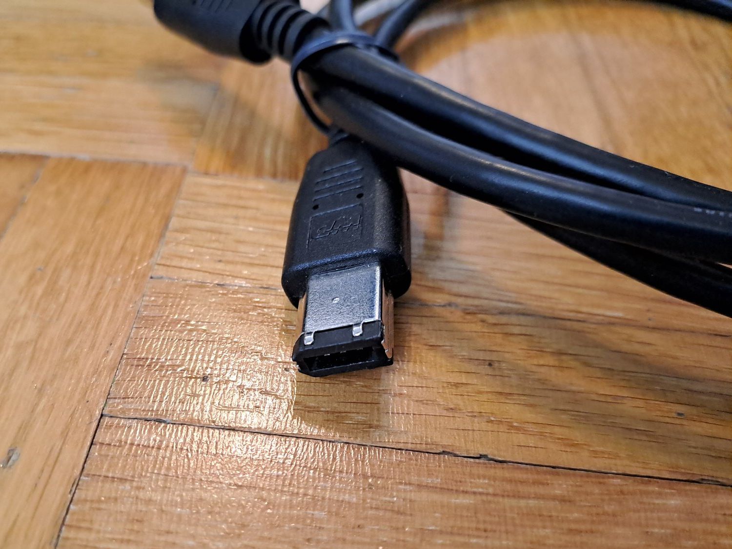 Kabel: FireWire-Kabel 400Mbps – Gebraucht aus Dietikon von Volers 1