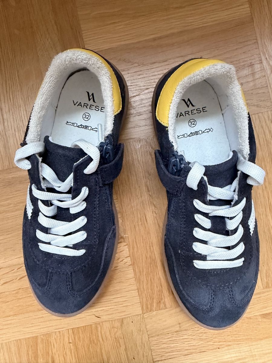 Chaussures garçon: Neue Sneakers Gr. 32 – Neuf (Voir description) à Greifensee par ewu_6bn2 1
