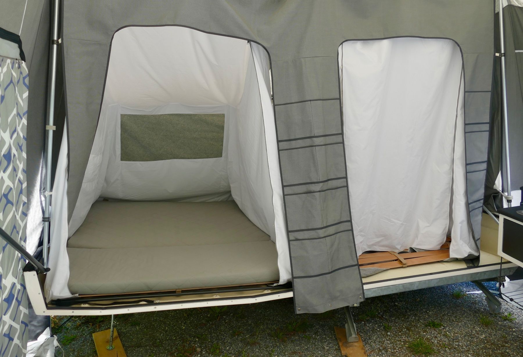 Anhänger: Zeltanhänger / Camping–Anhänger – Gebraucht aus Trimmis von mar_jvh2 5