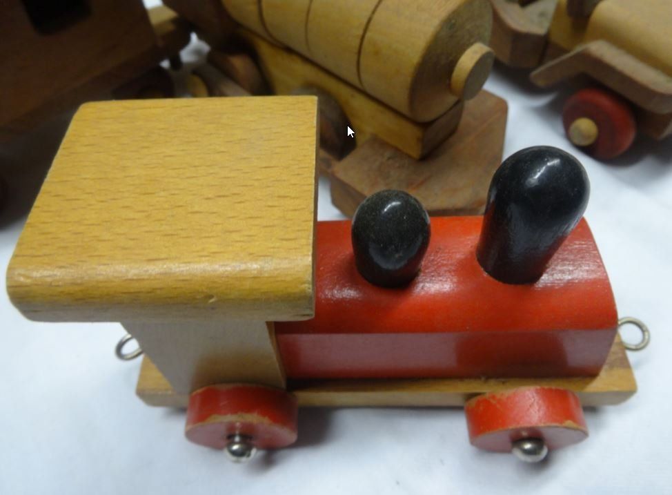 Articoli in legno: Holzloki mit Wagen massiv – Usato da Liestal venduto da Gecko16 1