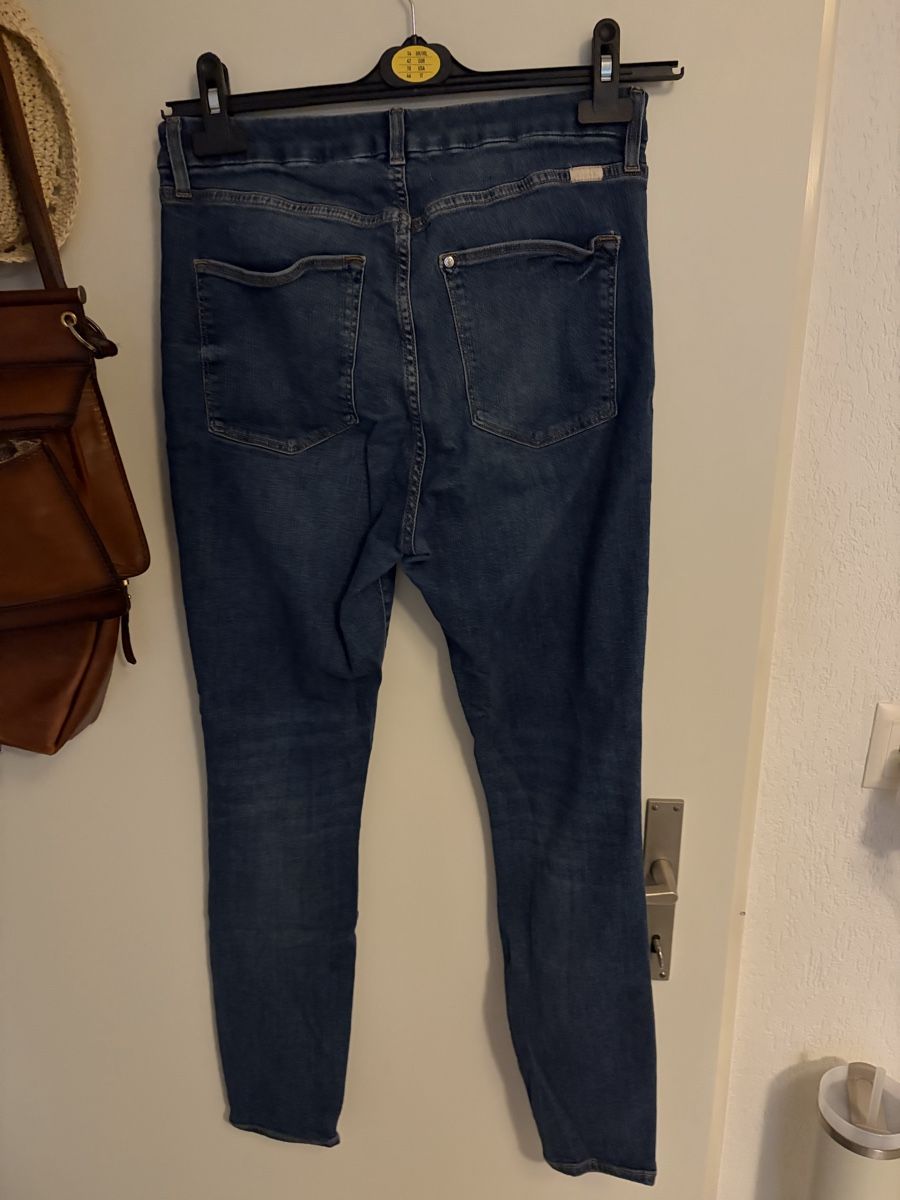 Jeans: Jeans Hose – Usato da Olten venduto da edona_muslija 1