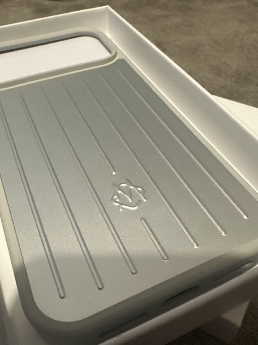 Apple Cover & Protezioni schermo: Coque RIMOWA 17 PRO – Nuovo (secondo la descrizione) da Renens VD venduto da acc_x6fw 2