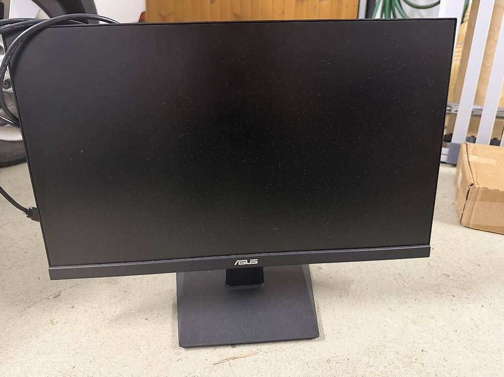 Ecrans: Asus Bildschirm – D'occasion à Unterterzen par bia_86s2