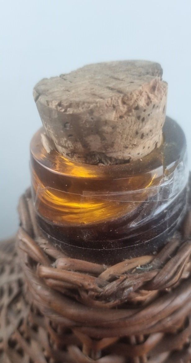 Tutte le decorazioni: Alte Korbflasche als Deko – Usato da Flums venduto da Flumsantik 2