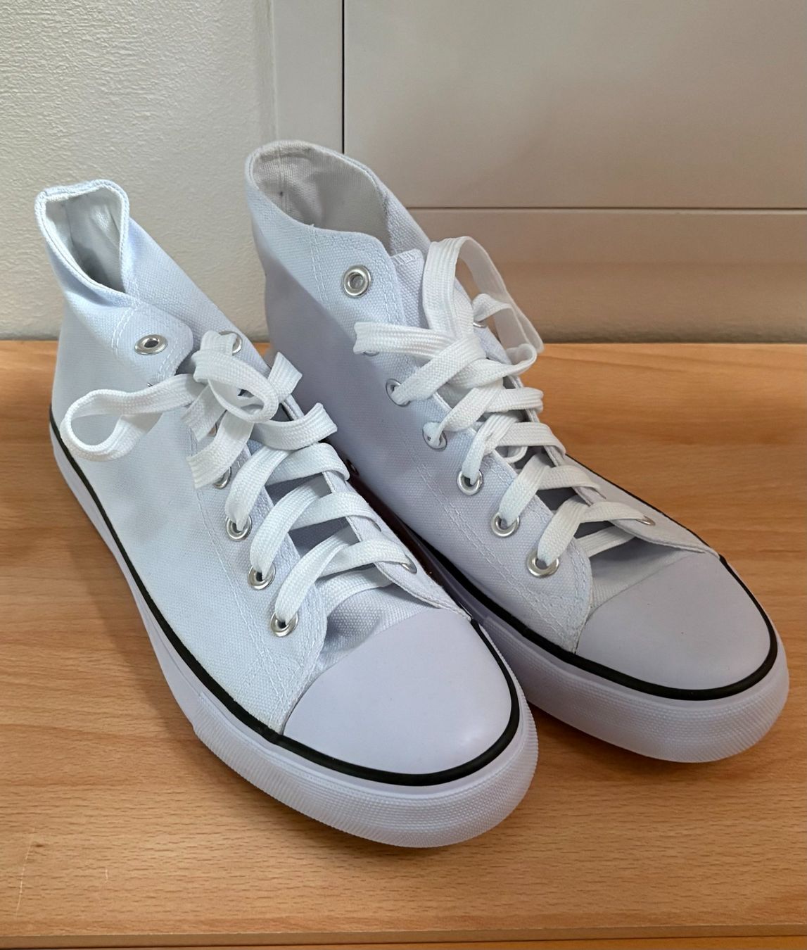 Chaussures hommes: Sneaker Schuhe 44 neuwertig – Neuf (Voir description) à Wil SG par thokiki67