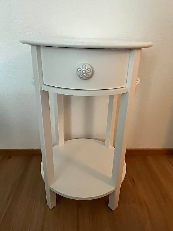 Tables de nuit: Nachttisch – D'occasion à Beinwil am See par Lajess87 2