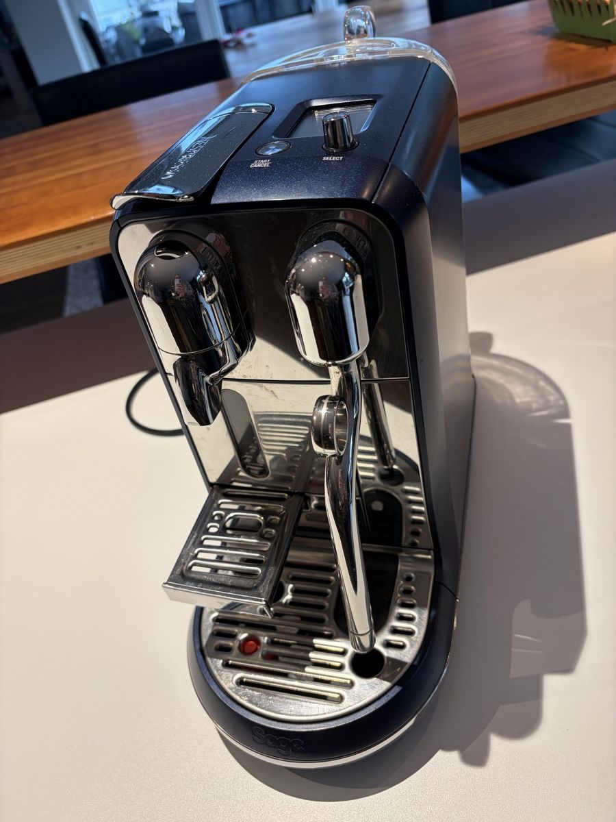 Nespresso Macchine per caffè & Macchine per espresso: Nespresso Kapselmaschine Creatista Plus blue – Usato da Pratteln venduto da Daily88 4