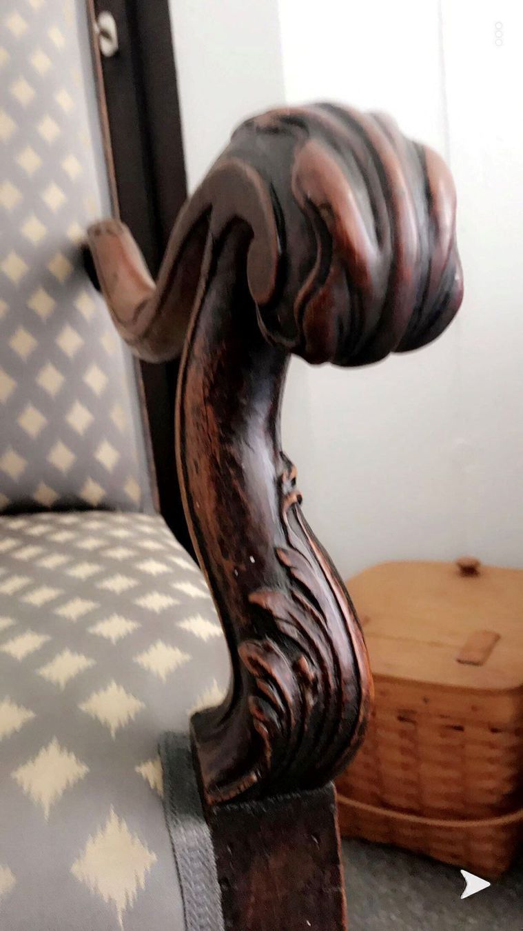 Sedie: Antique carved arm chair – Usato da Lausanne venduto da NYC67 3