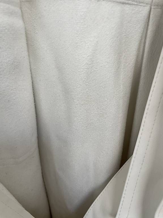 Giacche: Cremeweiße Kunstlederjacke / Shacket mit Gürtel – Usato da Glis venduto da SabrinaXA 2