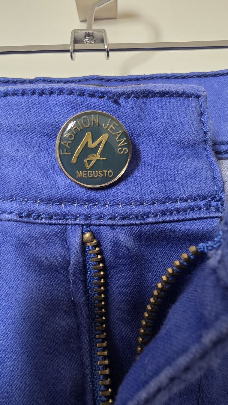 Hosen: Blaue Hose Grösse 38 – Gebraucht aus Roggwil TG von Seinija 1