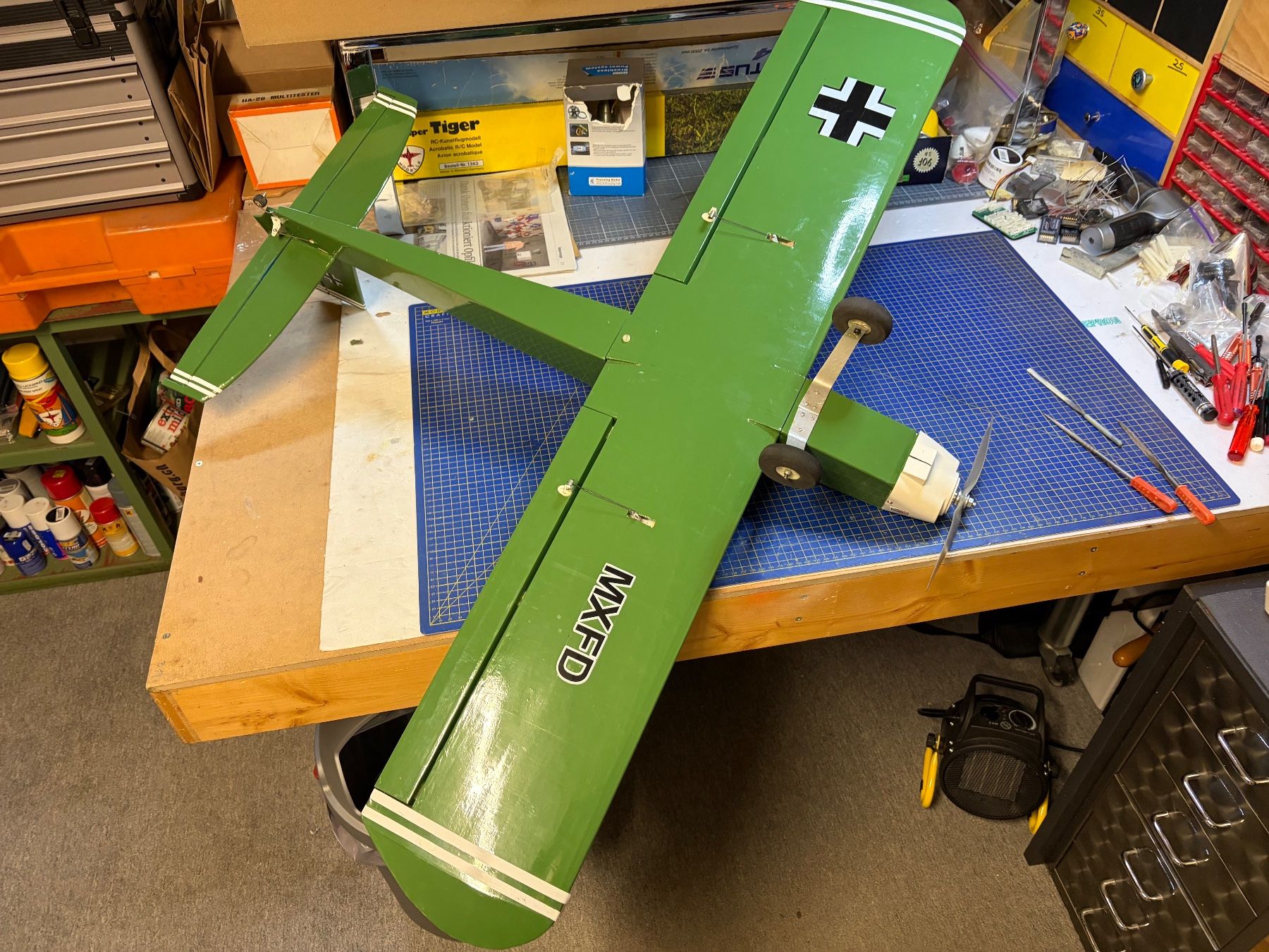 Modellismo RC: Schönes, grünes RC-Flugzeug , Oldtimer x2 – Nuovo (secondo la descrizione) da Glattbrugg venduto da Olio7 4