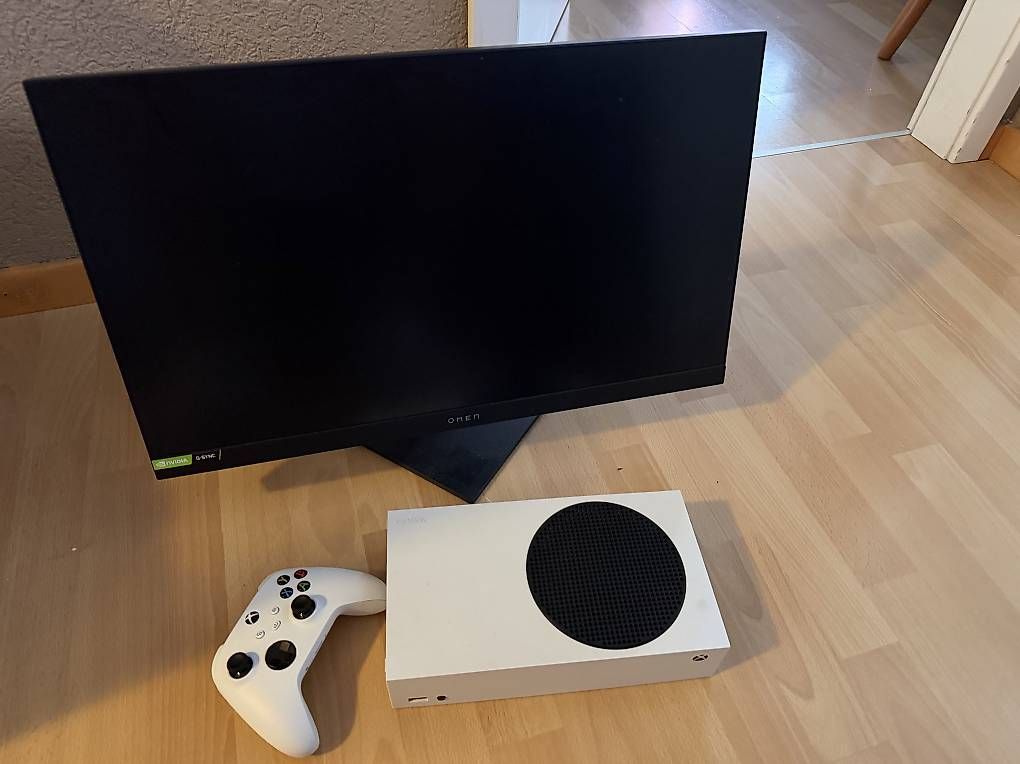 Microsoft Console: Xbox Series S 512GB + HP OmenMonitor+ XboxWireless Headset – Usato da Egerkingen venduto da Illmatic89