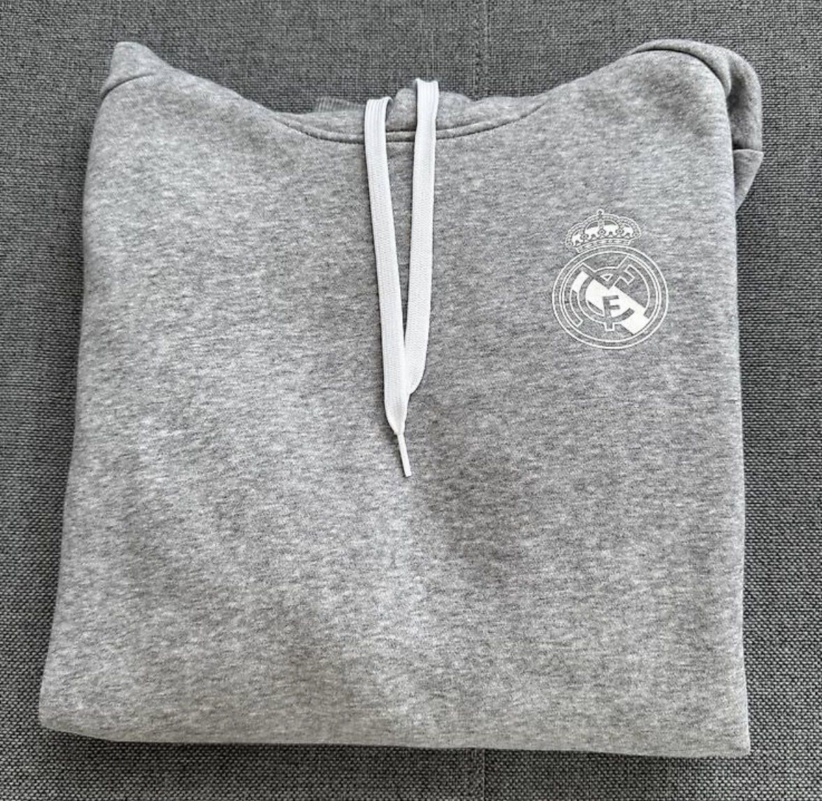 Pullover & Sweatshirts: Real Madrid Pullover – Gebraucht aus Balzers von Lorena-H 1