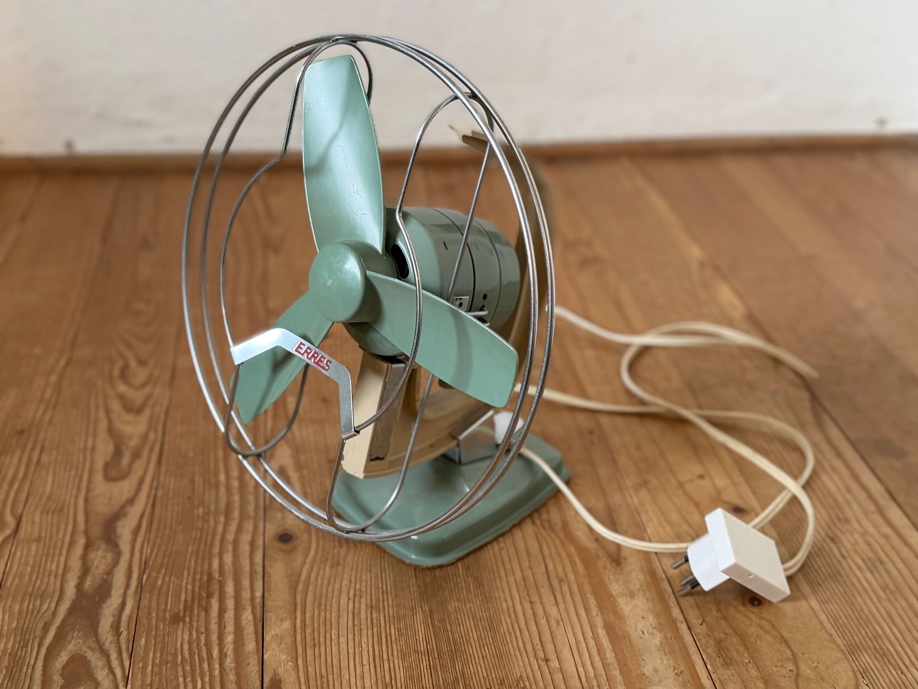 Ventilatori: Vintage Retro Tisch-Ventilator – Usato da Affoltern am Albis venduto da nickerchen 1