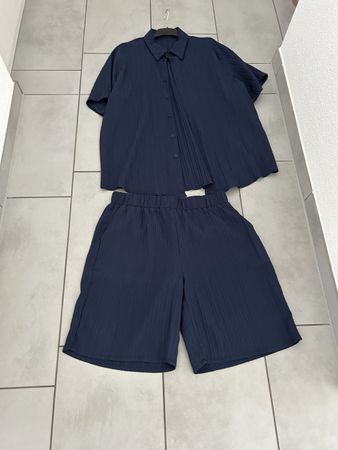 Kurzarmhemd und Shorts dunkelblau Grösse XXL neu