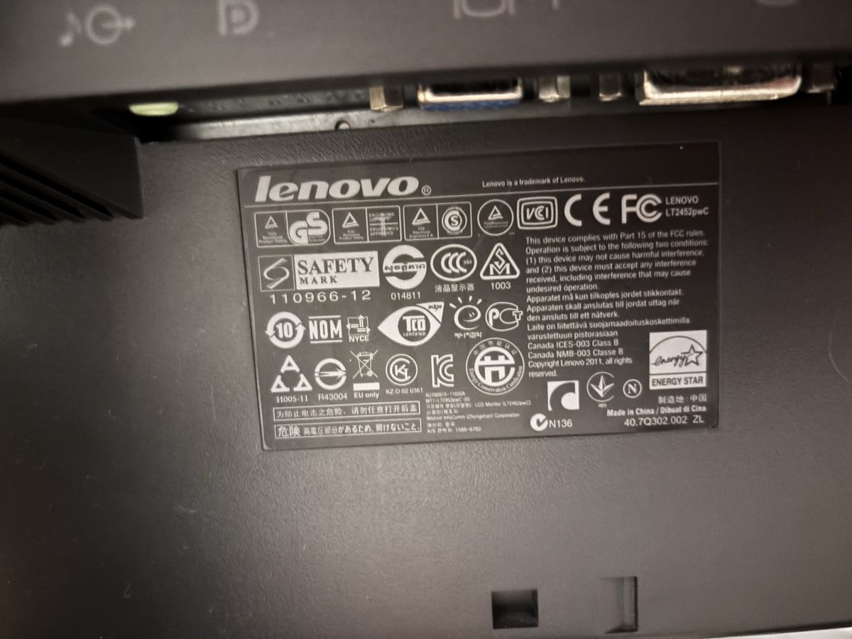 Ecrans: Lenovo ThinkVision 24" – D'occasion à Wil ZH par Pfisti87 4