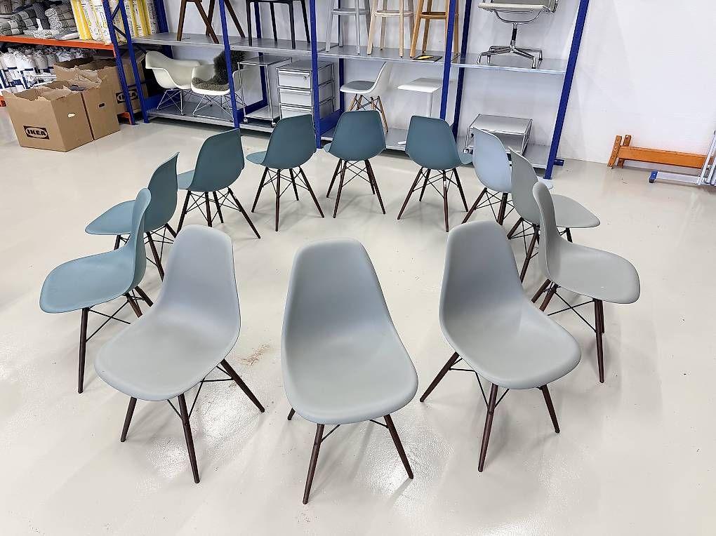 Stühle: VITRA Eames Plastic Chair DSW – Gebraucht aus Basel von used. 1