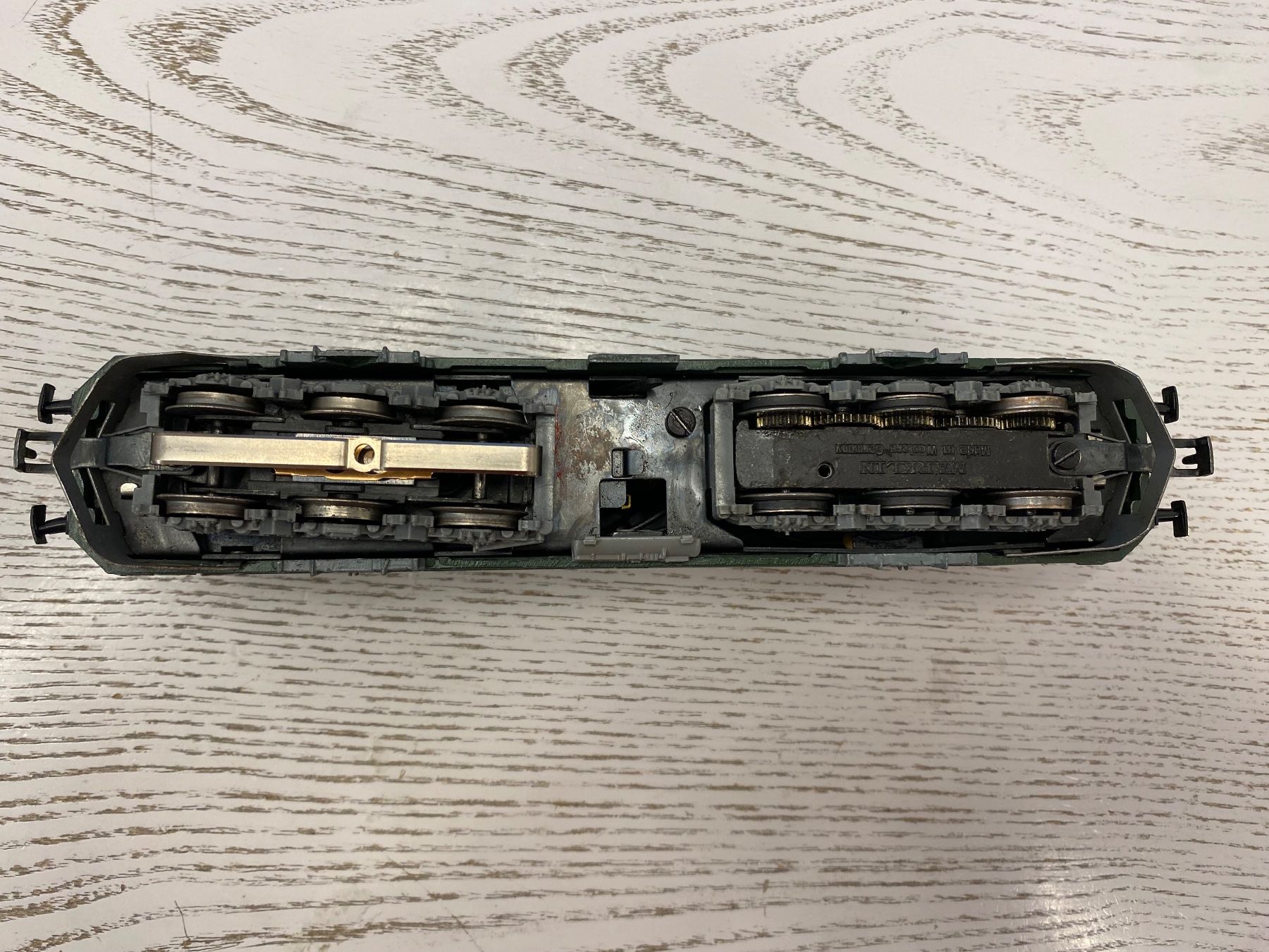 Märklin Modelleisenbahnen: Märklin 3050 SBB Ae 6/6 Uri – Gebraucht aus Lupsingen von New-Haven 4