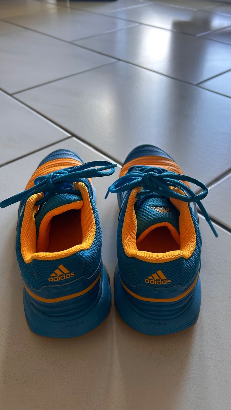 Adidas Scarpe da uomo: Adidas Hallenschuh Stabil – Nuovo (secondo la descrizione) da Büron venduto da manubike79 1