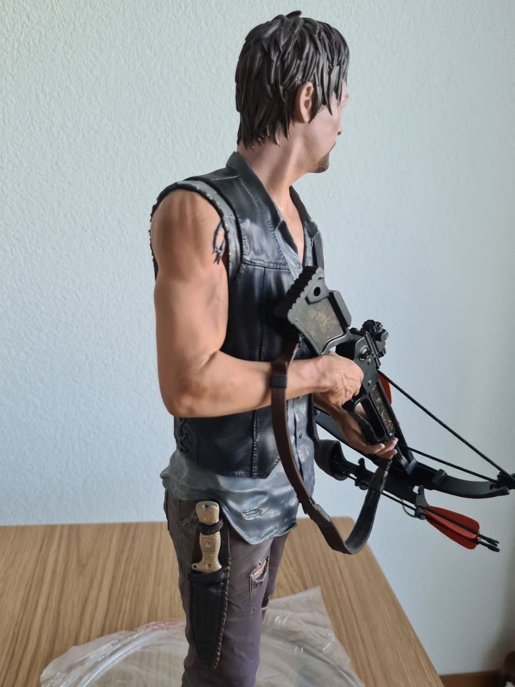 Gentle Giant Statuette: The Walking Dead Daryl Dixon 1/4 Limité – Nuovo e nell'imballaggio originale da Broc venduto da jcr_5cqy 8