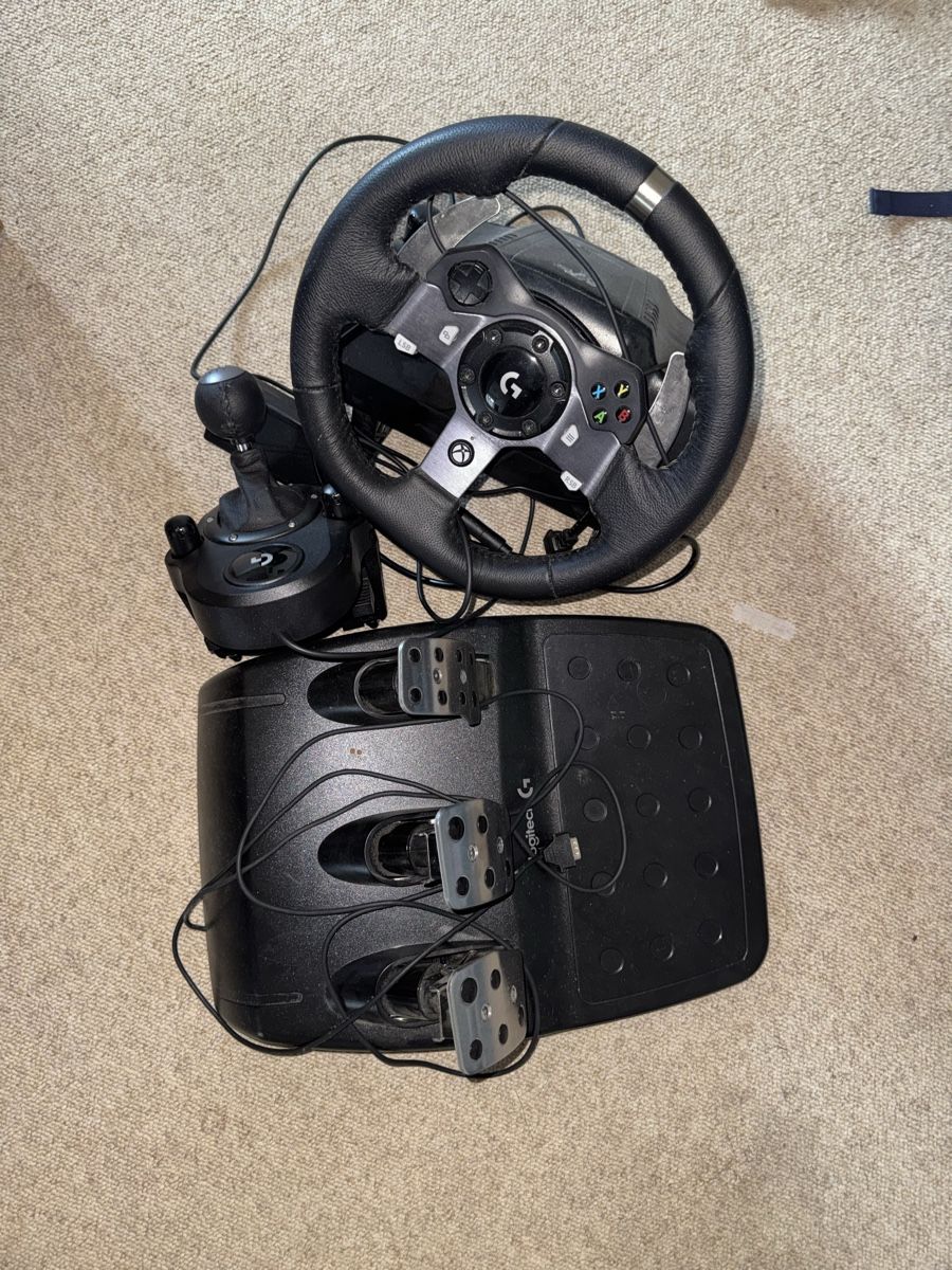 Logitech Controller: Logitech G920 Lenkrad, Pedal & Schalter – Difettoso da Lenzburg venduto da fel_h9qd