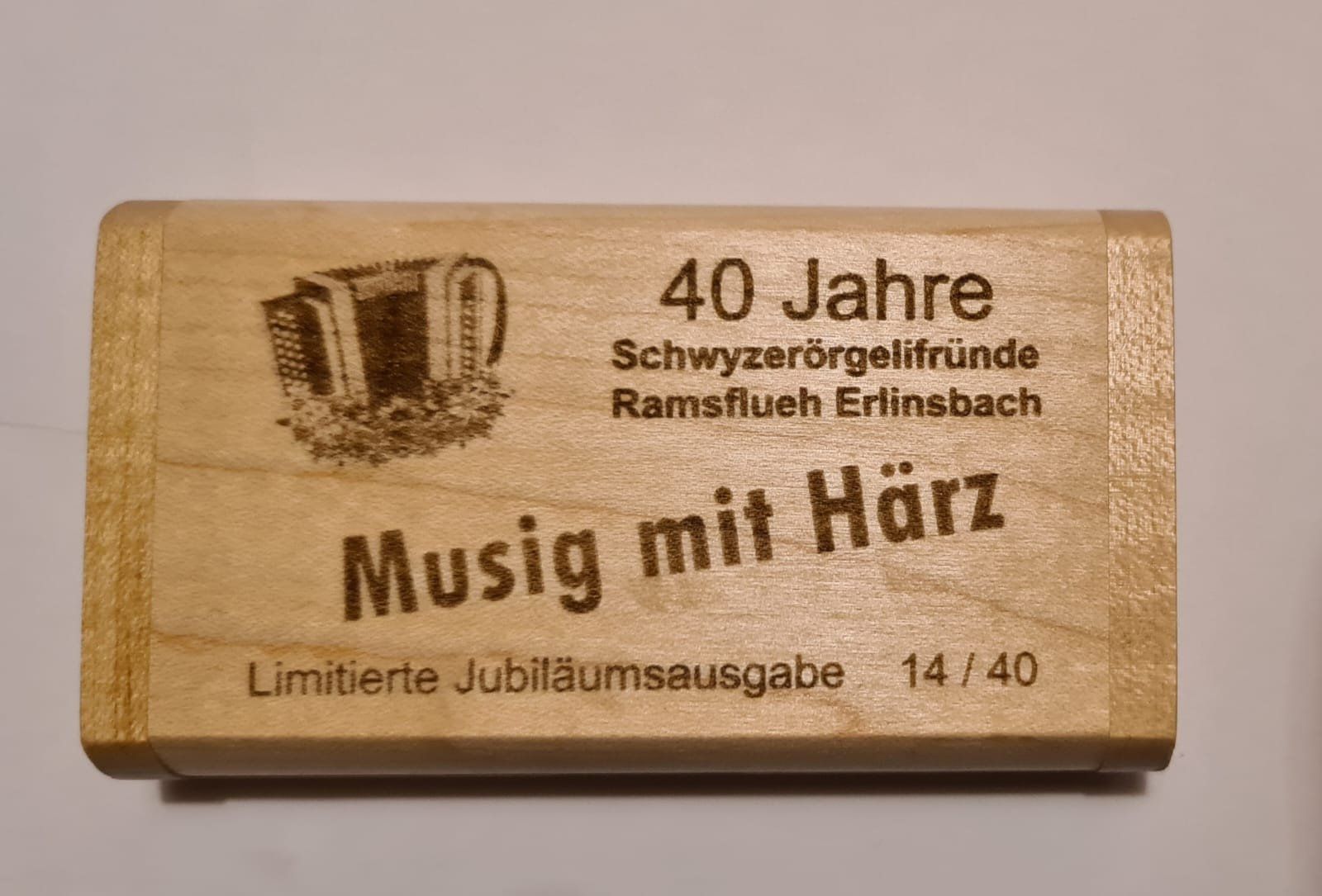 CD: Schwyzerörgeli-Fründe RAMSFLUE Jubiläums-Stick – Nuovo e nell'imballaggio originale da Schönenwerd venduto da edursu 1