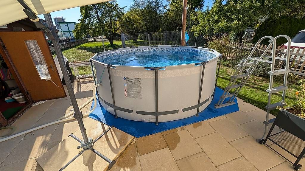 Schwimmbad: Bestway Pool 3.66m x 1.22m – Gebraucht aus Niederlenz von Griddle 1